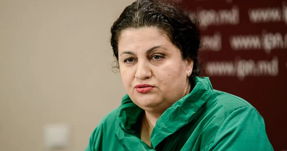 Анна Раку
